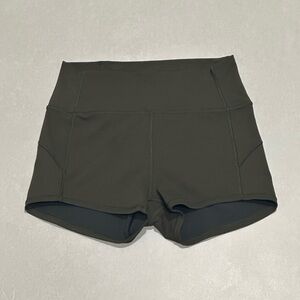 Lululemon Athletica Oliver Green Athletic Shorts Performance Fit Size 6